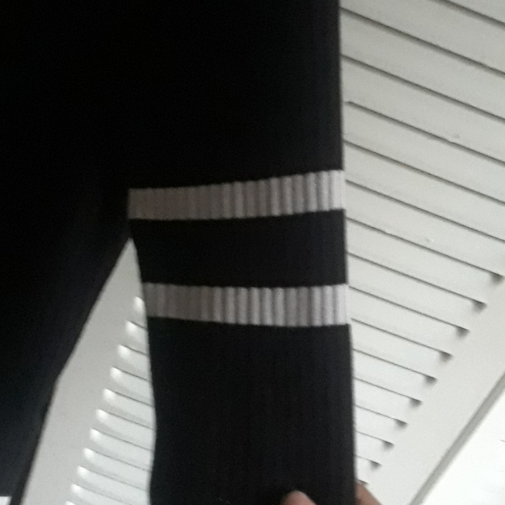Sweater - Picture 2 of 4